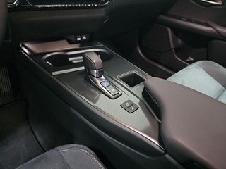 Lexus UX 2.0 300h UX Plus