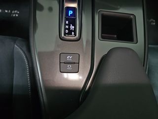 Lexus UX 2.0 300h UX Plus