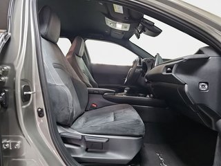 Lexus UX 2.0 300h UX Plus