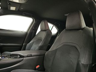 Lexus UX 2.0 300h UX Plus