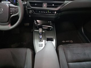 Lexus UX 2.0 300h UX Plus