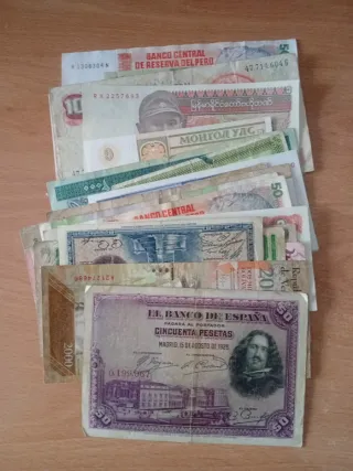 Lote de35 Billetes Extranjeros