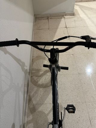 Bicicleta BMX Scorpion Negra