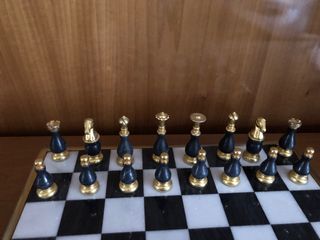 Ajedrez de Alabastro y Latón