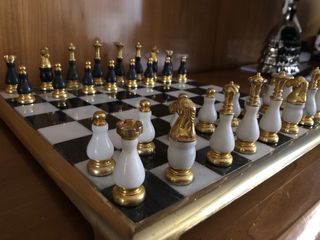 Ajedrez de Alabastro y Latón