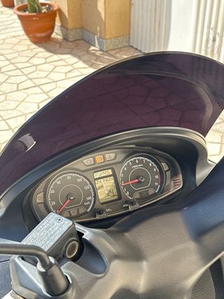 Suzuki Burgman ABS 2017 Gris