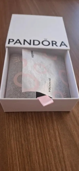 Caja y bolsa Pandora