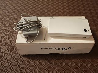 Nintendo DSi + The Sims 2