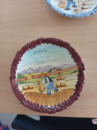 N.4 Piatti Ceramica  rappresentanti le 4 stagioni