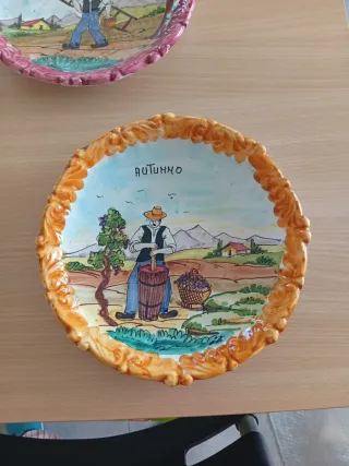 N.4 Piatti Ceramica  rappresentanti le 4 stagioni