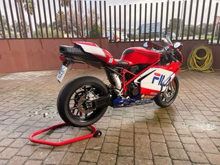 Ducati 999 Roja y Blanca