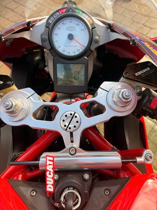 Ducati 999 Roja y Blanca
