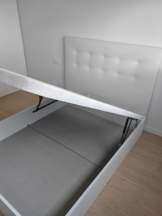 Canape + colchon + cabezal + mesitas