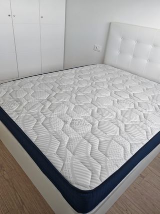 Canape + colchon + cabezal + mesitas