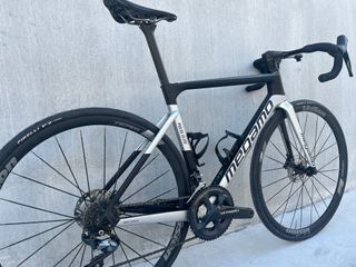 BICICLETA CARRETERA MEGAMO PULSE ELITE GRIS