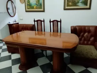 Mesa de comedor de madera maciza