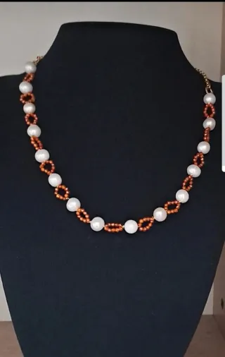 Collana perle bianche naturali e zirconi arancioni