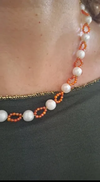 Collana perle bianche naturali e zirconi arancioni