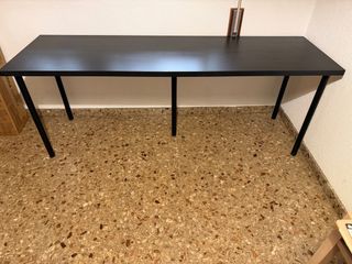 Escritorio negro madera y metal