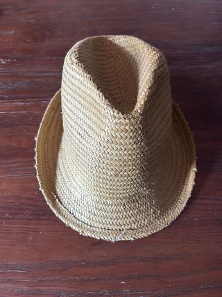 Sombrero de paja beige y marrón