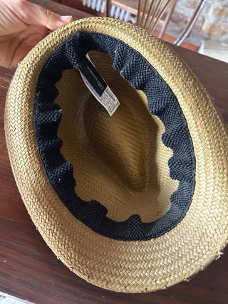 Sombrero de paja beige y marrón