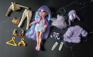 Lote Muñeca Rainbow High con accesorios