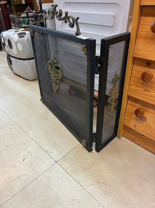 Protector de chimenea metal negro y dorado