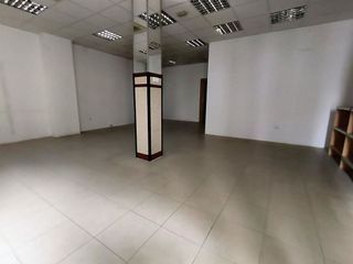 Local comercial en venta en Zona de Cueva de Menga en Antequera