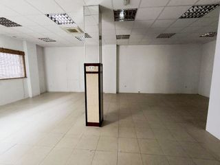 Local comercial en venta en Zona de Cueva de Menga en Antequera