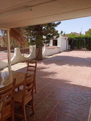 Chalet en venta en Peña de las Águilas en Elche