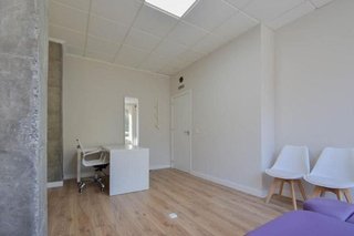 Local comercial en venta en Cervantes en Granada