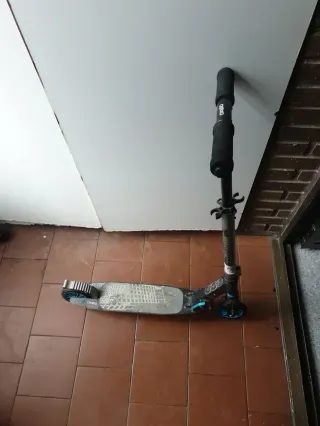 Patinete Oxelo infantil negro y azul