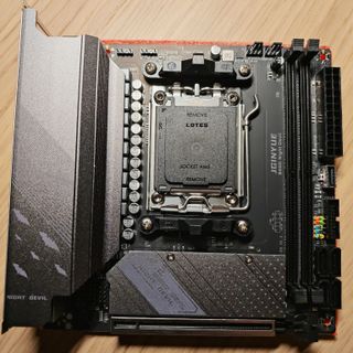 Scheda Madre JGINYUE B650i Night Devil