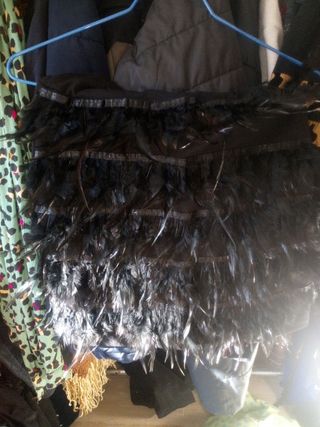 Mini falda plumas