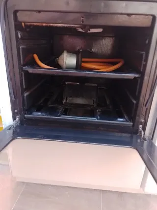 Cocina de gas blanca