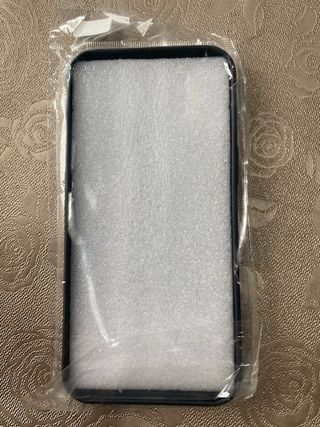 Funda iPhone 16 Plus Negra Silicona Magnética
