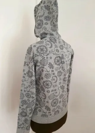 Sudadera con capucha y estampado floral
