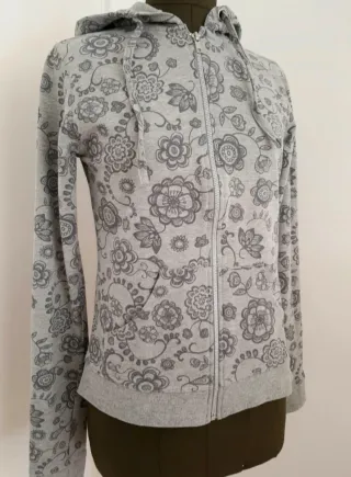 Sudadera con capucha y estampado floral