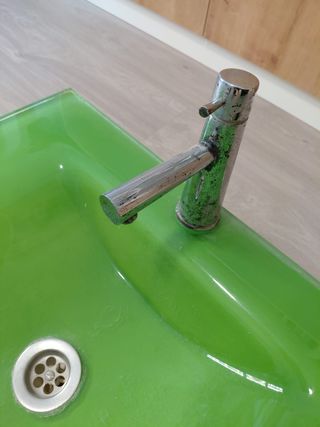 Lavabo de baño verde