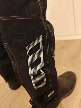 Pantalones Rukka Negro con Protecciones