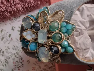 Sandalias Joya Alma en Pena de ante en azul bebé