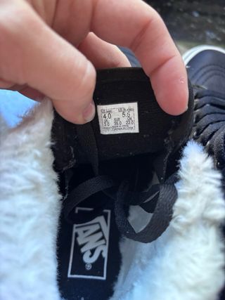 Zapatillas Vans Sk8-Hi negras con forro