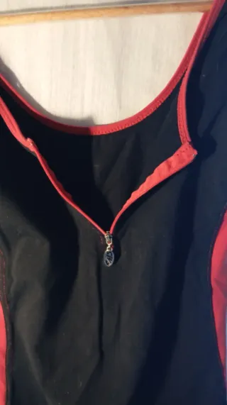 Mono deportivo IMS negro y rojo