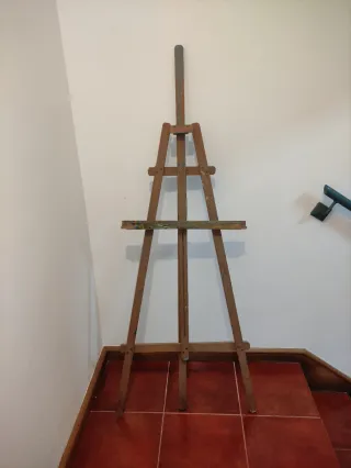 Caballete de pintura de madera