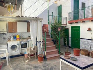 Casa adosada en venta en Hellín