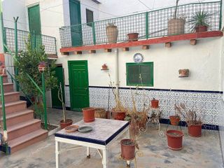 Casa adosada en venta en Hellín