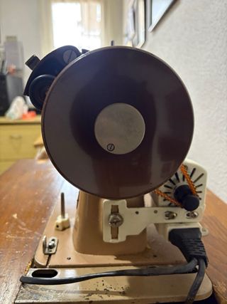 Máquina de coser Singer eléctrica vintage