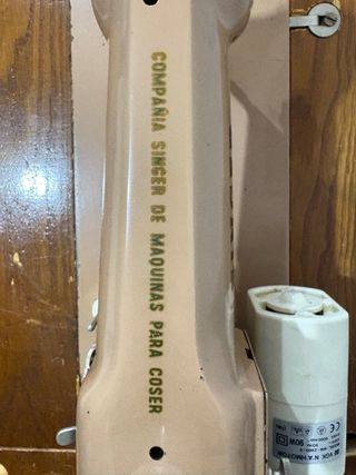 Máquina de coser Singer eléctrica vintage