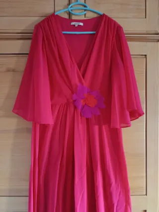 Vestido rosa con flor