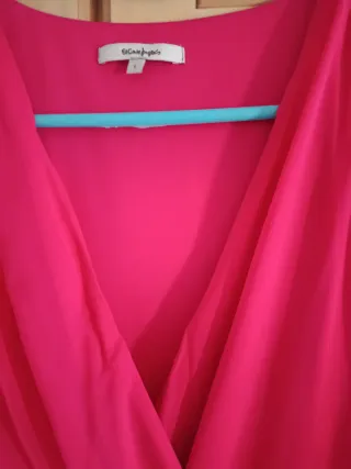 Vestido rosa con flor